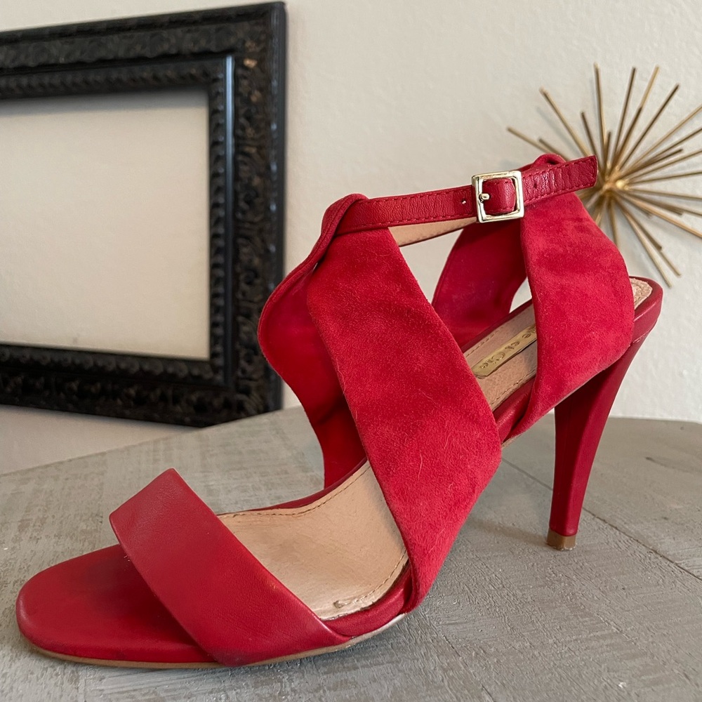 ♦️ Ladies suede ankle strap pumps ♦️
